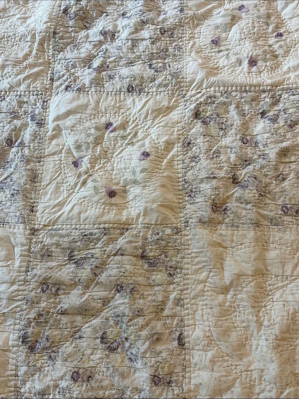 Vintage Floral Quilted Bedspread in Cream and Lavender mint queen